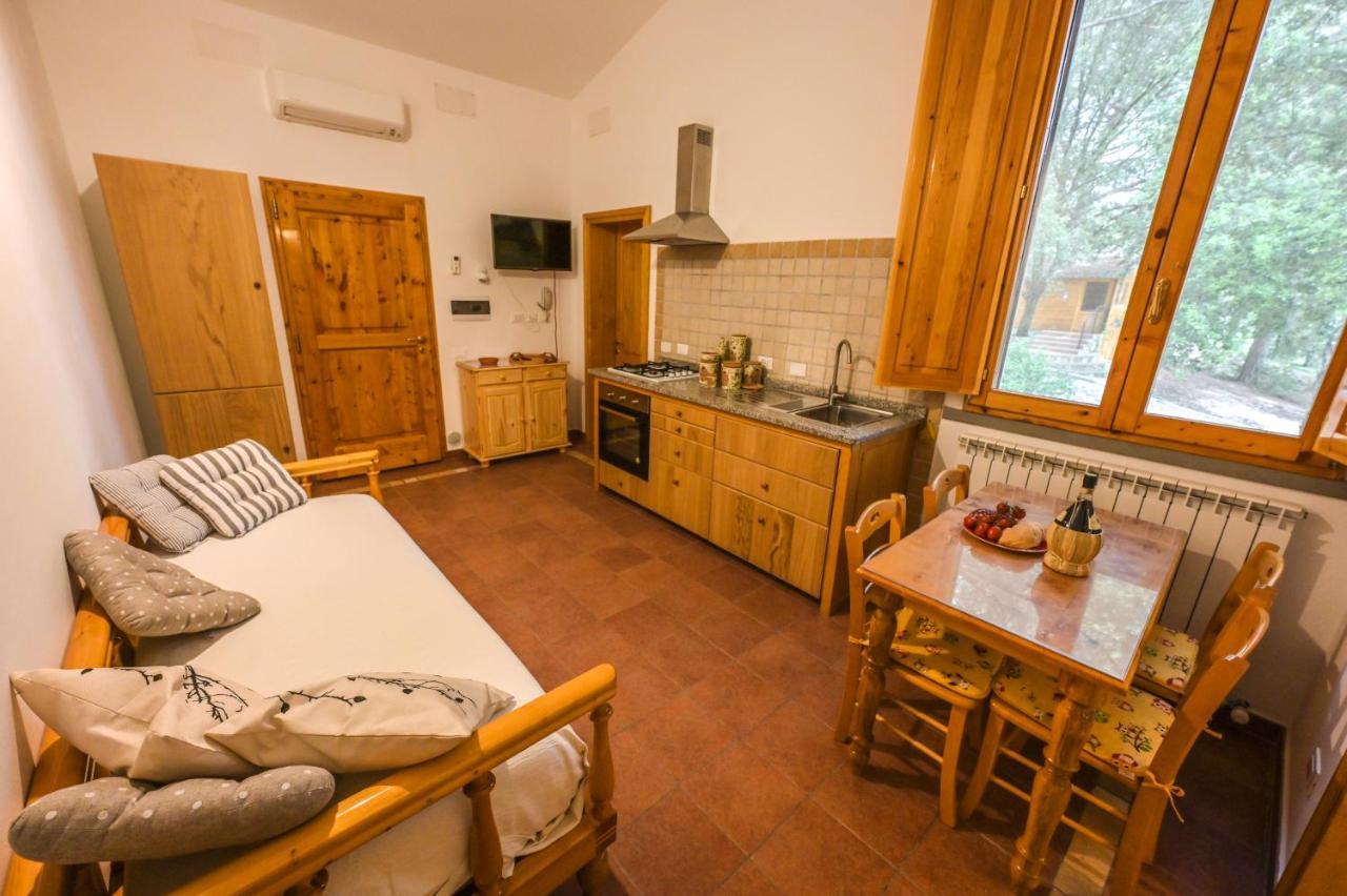 Agriturismo Poggio Al Pino Montelupo Fiorentino Bagian luar foto