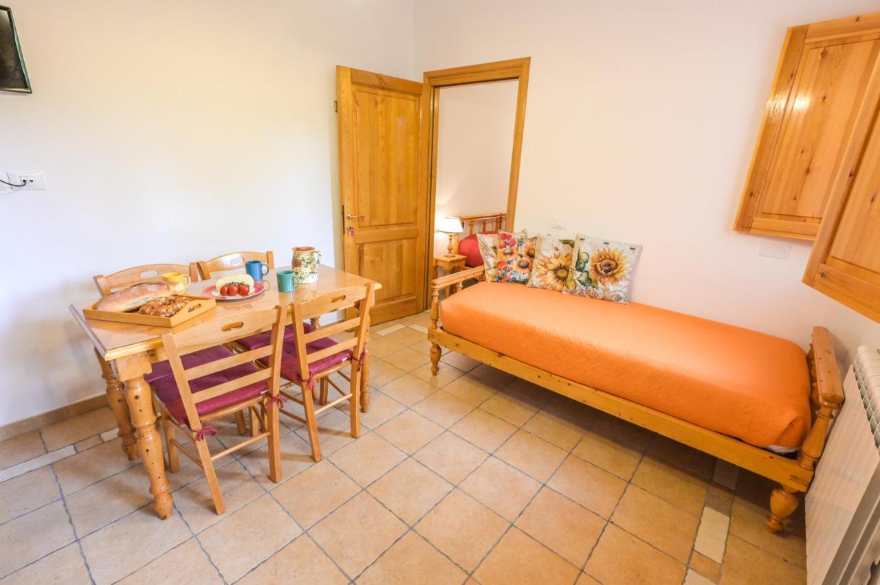 Agriturismo Poggio Al Pino Montelupo Fiorentino Bagian luar foto