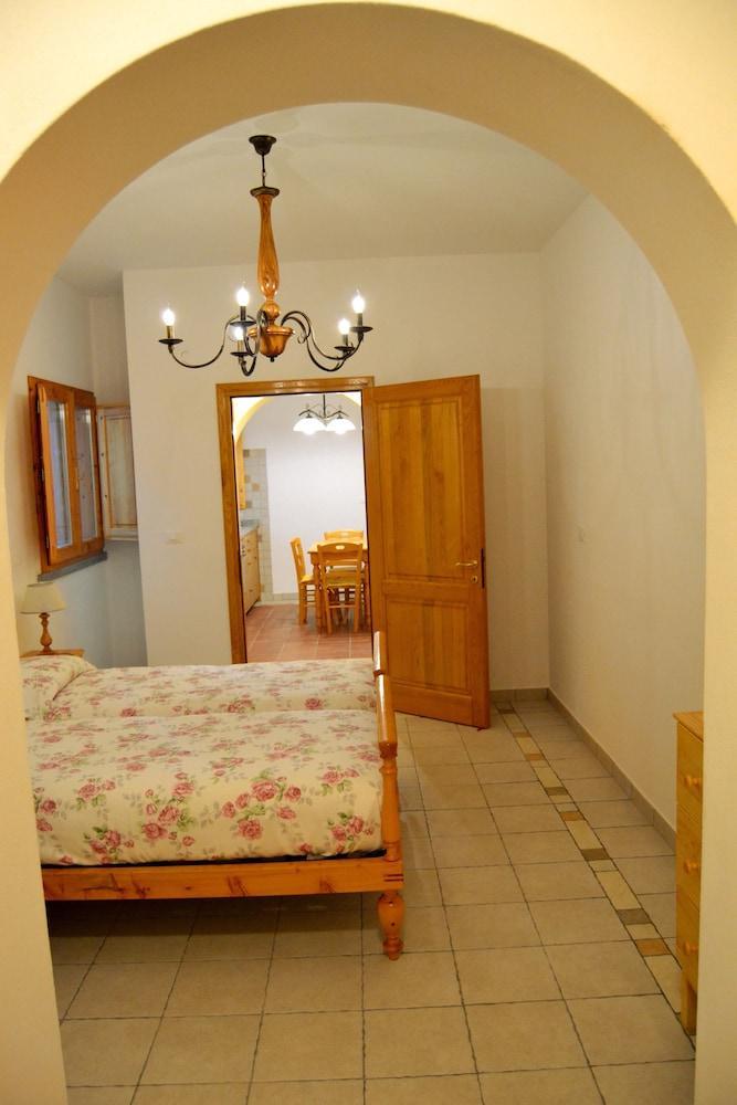 Agriturismo Poggio Al Pino Montelupo Fiorentino Bagian luar foto