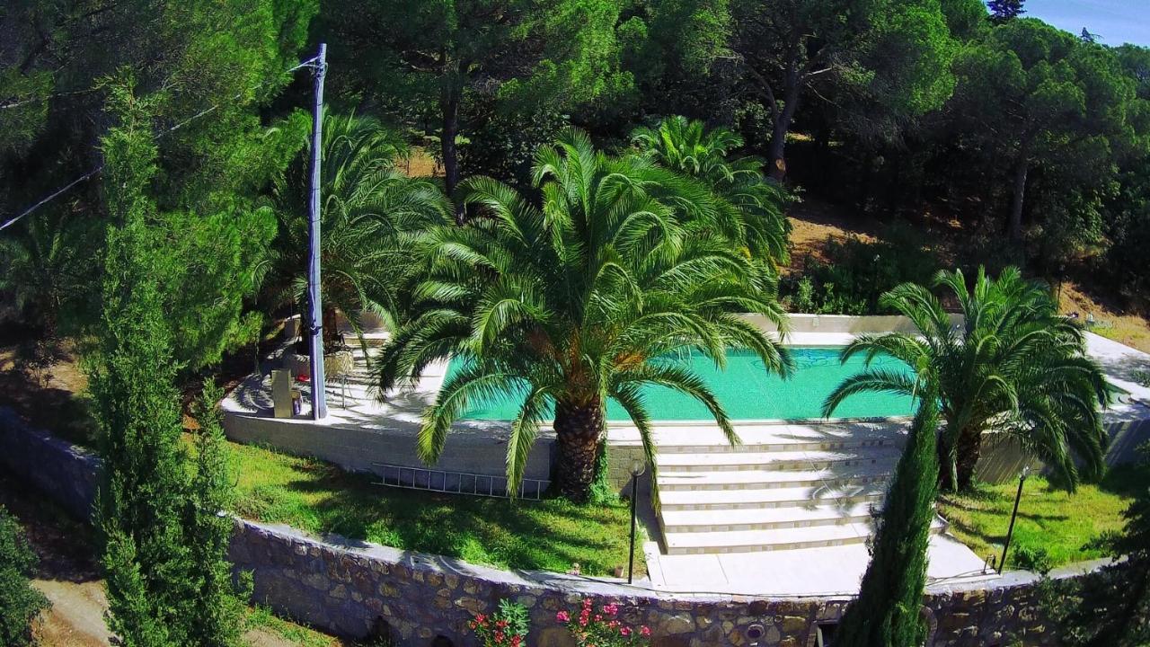Agriturismo Poggio Al Pino Montelupo Fiorentino Bagian luar foto