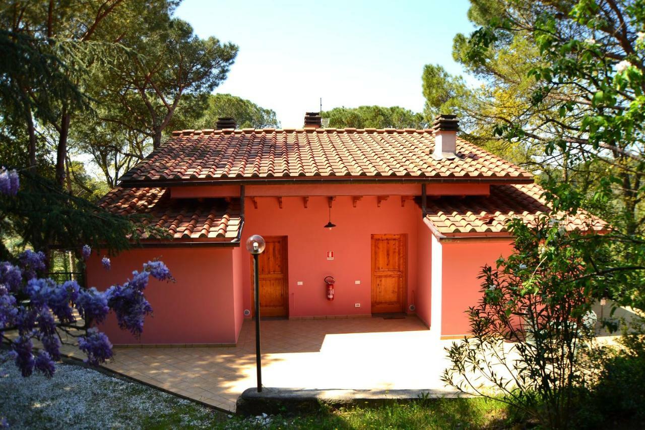 Agriturismo Poggio Al Pino Montelupo Fiorentino Bagian luar foto
