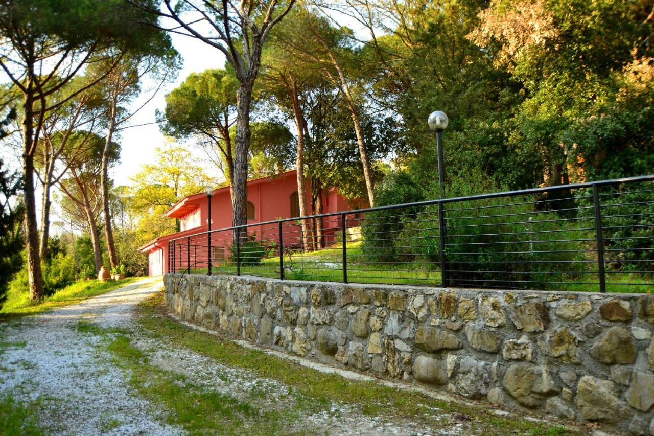 Agriturismo Poggio Al Pino Montelupo Fiorentino Bagian luar foto